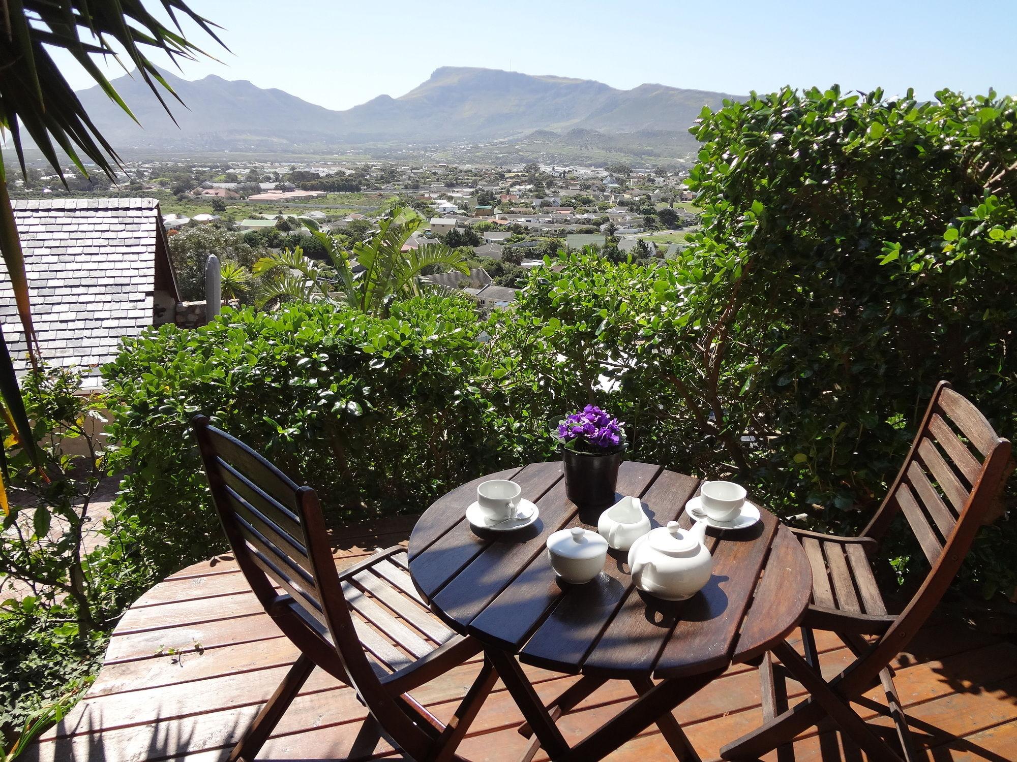 African Violet Guest Suites Noordhoek Exterior photo